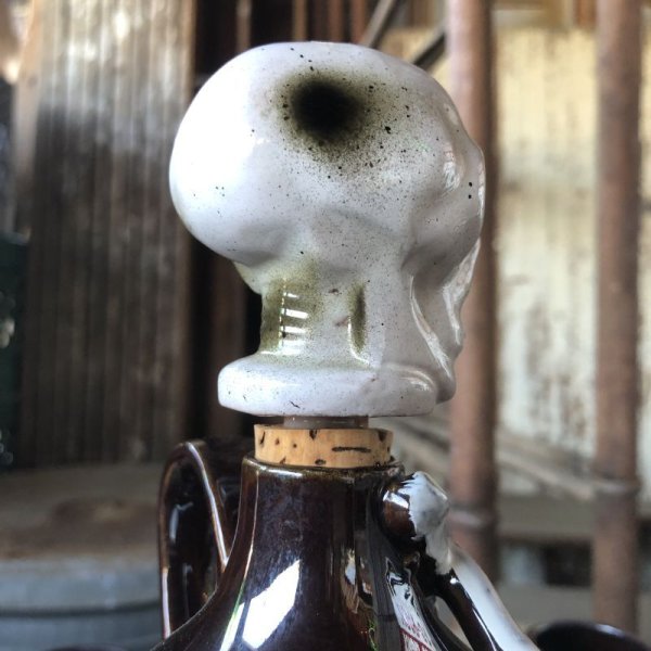 画像25: 50s Vintage SKULL " LAY OFF " Poison Decanter Bottle w/Shot Glass (B619)