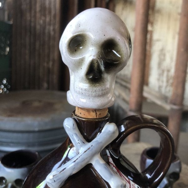 画像8: 50s Vintage SKULL " LAY OFF " Poison Decanter Bottle w/Shot Glass (B619)