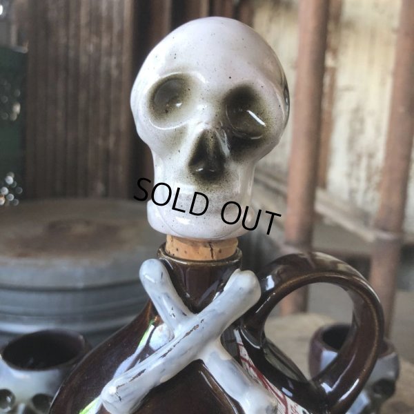 画像10: 50s Vintage SKULL " LAY OFF " Poison Decanter Bottle w/Shot Glass (B619)