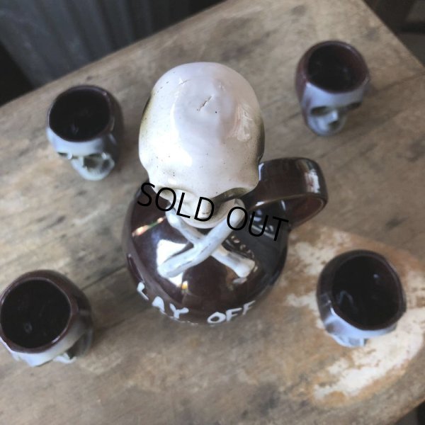 画像4: 50s Vintage SKULL " LAY OFF " Poison Decanter Bottle w/Shot Glass (B619)