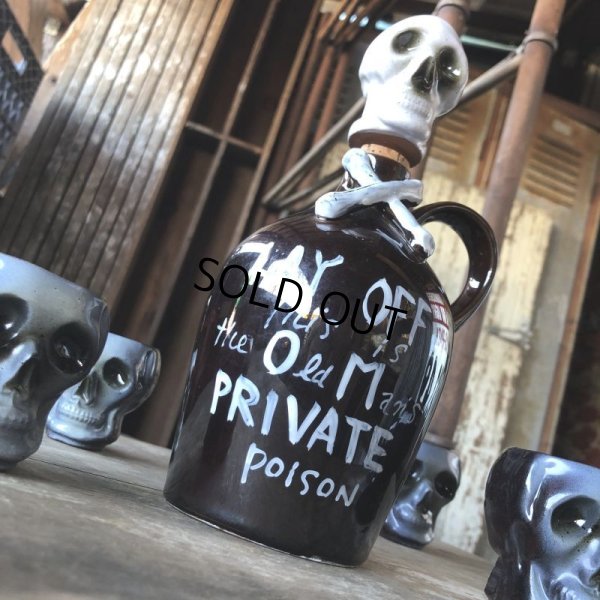 画像8: 50s Vintage SKULL " LAY OFF " Poison Decanter Bottle w/Shot Glass (B619)