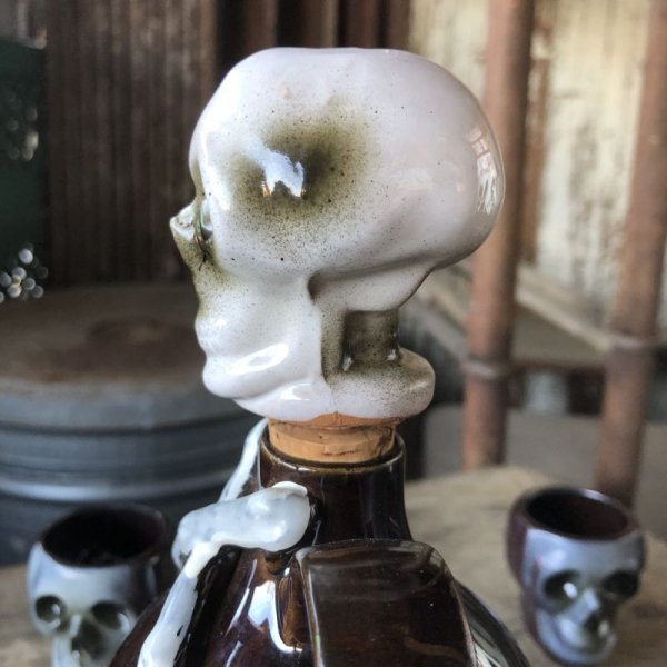 画像23: 50s Vintage SKULL " LAY OFF " Poison Decanter Bottle w/Shot Glass (B619)