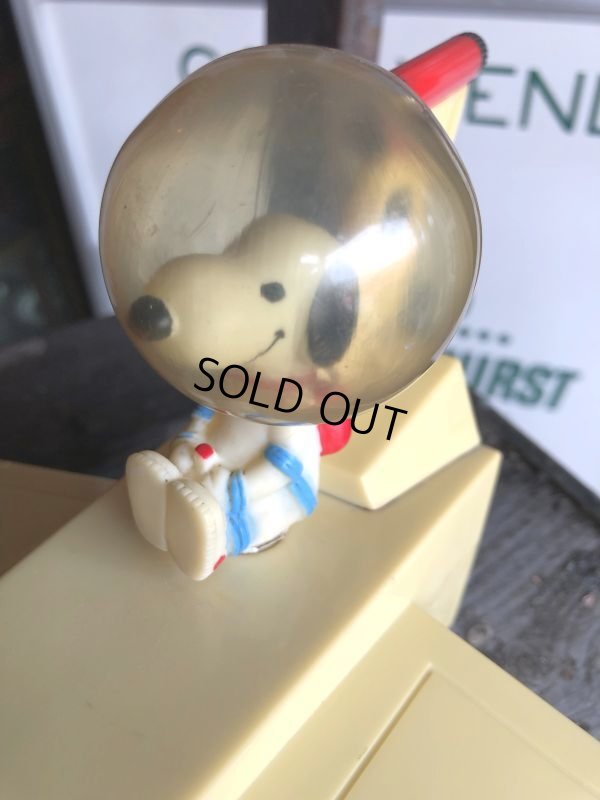 画像8: 70s Vintage Mattel Snoopy Spaceship AM Radio (M636)