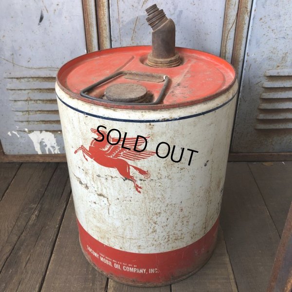 画像3: Vintage Mobil 5GL Motor Gas/Oil Can (M684) 