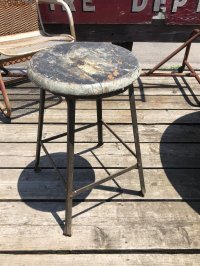 Vintage Industrial Stool with Wood Seat (M844)