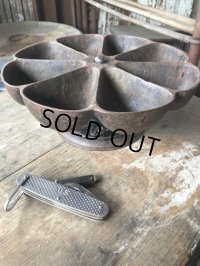 Vintage USMC Cast Iron Nail Cup (M845)