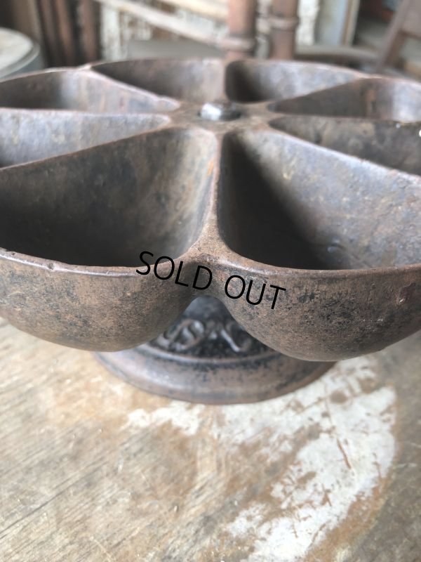 画像10: Vintage USMC Cast Iron Nail Cup (M845)