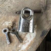 Vintage ROCKET TRADE MARK REGD. NO. 187933 Padlock (B881)