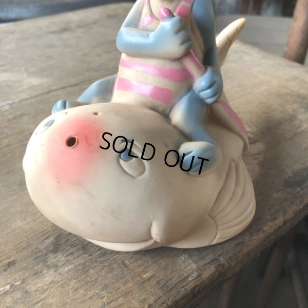 画像11: 60s DELL HANNA- BARBERA Huckleberry Hound on Whale Rubber Squeaky Toy (M895)