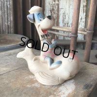 60s DELL HANNA- BARBERA Huckleberry Hound on Whale Rubber Squeaky Toy (M895)