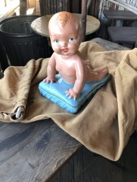 Vintage Chalkware Piano Baby Figurine (M996) 