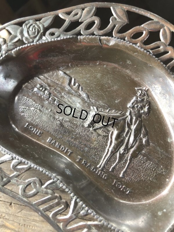 画像6: Vintage Souvenir Metal Tray Ashtray LONE BANDIT TRADING POST (R034)