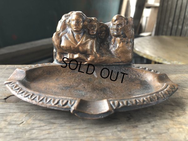 画像3: Vintage Souvenir Metal Tray Ashtray Mount Rushmore (R038)