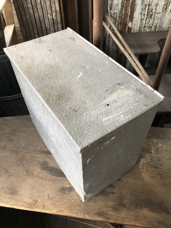 画像7: Vintage Galvanized Metal Dairy Milk Box (R185)