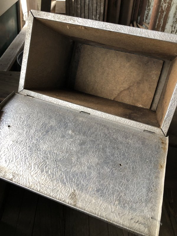 画像9: Vintage Galvanized Metal Dairy Milk Box (R185)