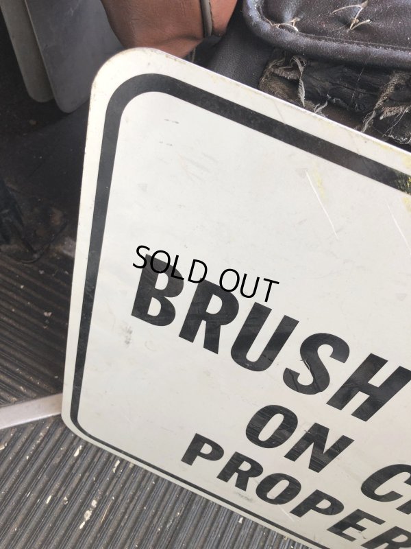 画像2: Vintage Road Street Sign NO BRUSH CUTTING ON CITY PROPERTY (R262)
