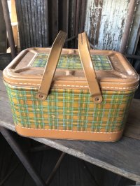 Vintage U.S.A. Metal Picnic Basket (R388)