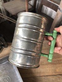 Vintage USA Kitchenware Flour Sifter MULTIPLE (R430) 
