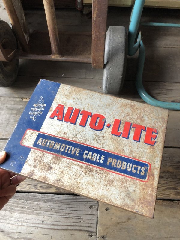 画像15: Vintage Auto-Lite Metal Cabinet (R433)