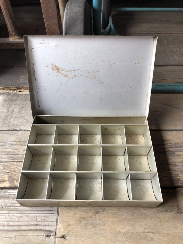 画像3: Vintage Auto-Lite Metal Cabinet (R433)