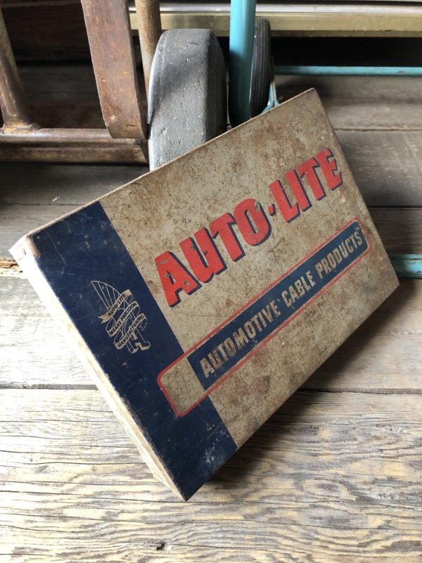 画像9: Vintage Auto-Lite Metal Cabinet (R433)