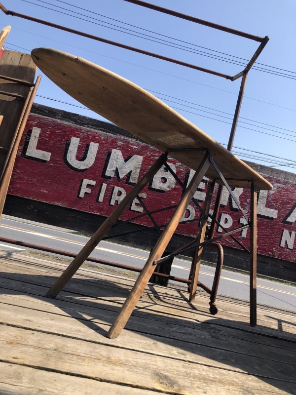 画像15: Vintage American Primitive Wooden Ironing Board Table (B457)