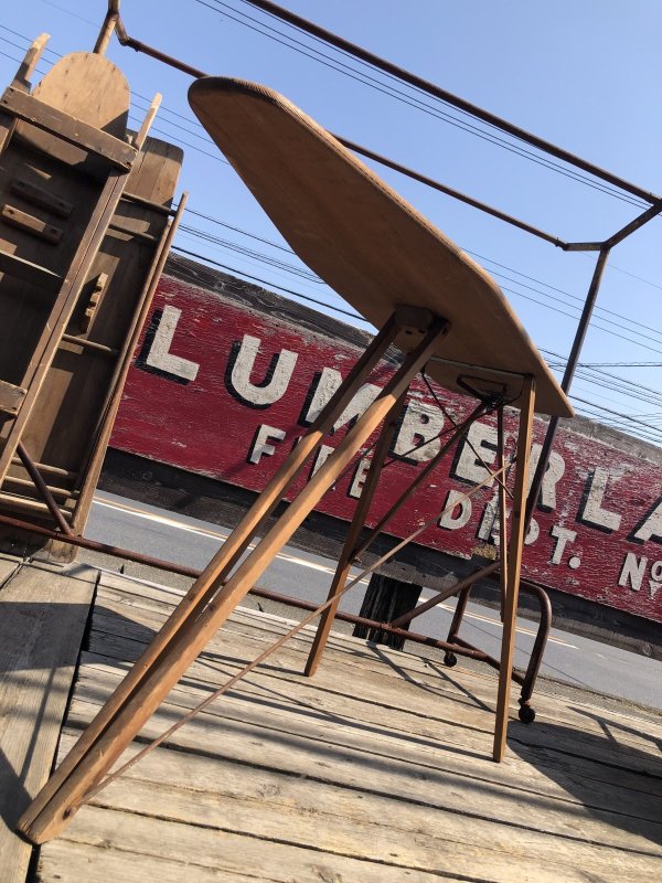 画像15: Vintage American Primitive Wooden Ironing Board Table (B458)