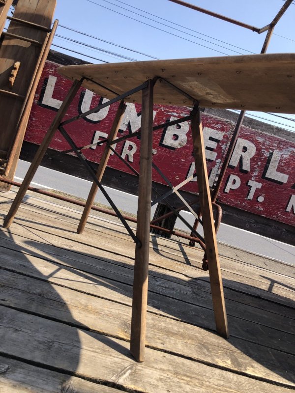 画像9: Vintage American Primitive Wooden Ironing Board Table (B457)