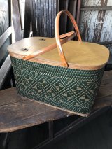 Vintage USA Picnic Basket (R524)