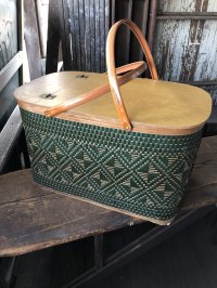Vintage USA Picnic Basket (R524)