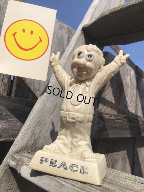 画像9: Vintage R&W BERRIES Co " PEACE " Hippie Grinning Figurine Message Doll (R567) 