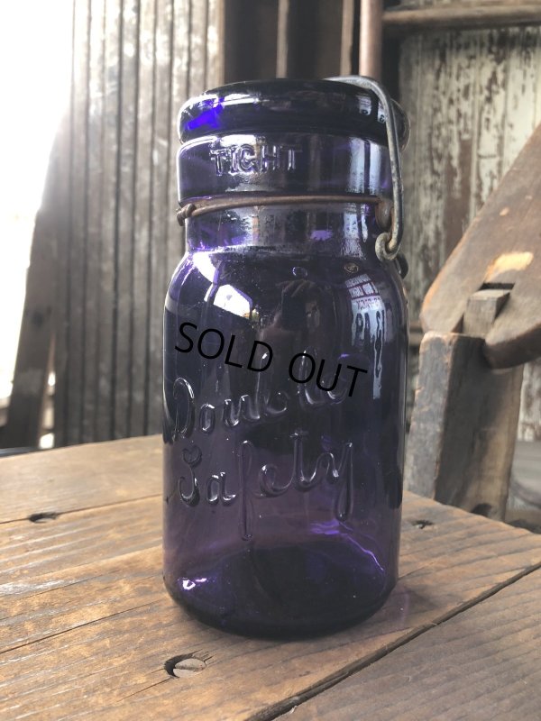 画像1: 10s Era Antique Purple Glass Jar (R572)