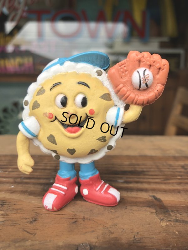 画像1: Vintage IHOP Pancake Kids Meal Toy Chocolate Chip Charlie PVC (R622)