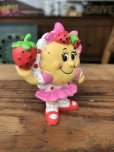 画像2: Vintage IHOP Pancake Kids Meal Toy Susie Strawberry PVC (R623) (2)