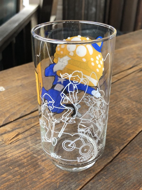 画像4: 70s Vintage Glass McDonaland Collector Series Big Mac Police (R658)