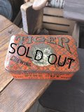 Vintage Advertising Cigarette Smoking Tobacco Tin Can TIGER CHEWING TOBACCO (R718)