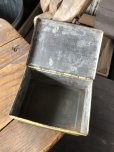 画像2: Vintage Advertising Cigarette Smoking Tobacco Tin Can YALE  (R721) (2)