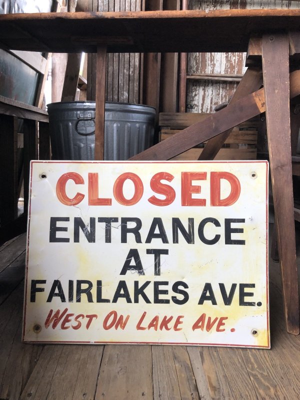 画像1: Vintage USA Hand Painted “CLOSED ENTRANCE” Metal Road Sign (R733) 