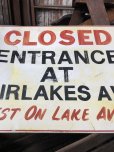 画像3: Vintage USA Hand Painted “CLOSED ENTRANCE” Metal Road Sign (R733) 