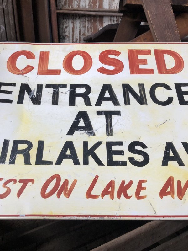 画像3: Vintage USA Hand Painted “CLOSED ENTRANCE” Metal Road Sign (R733) 