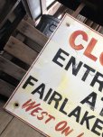 画像2: Vintage USA Hand Painted “CLOSED ENTRANCE” Metal Road Sign (R733)  (2)