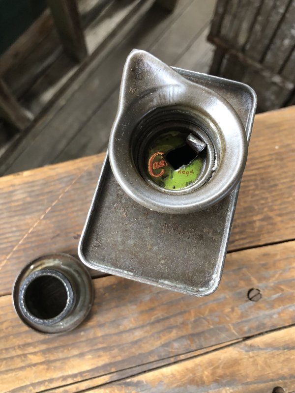 画像9: 20s Antique WAKEFIELD Castrol Upper Cylinder Lubricant Oil Can (R750)