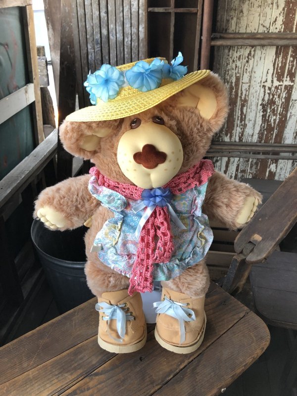 画像1: 80s Vintage Hattie Furskin Bear Plush Doll Coleco (R769) 