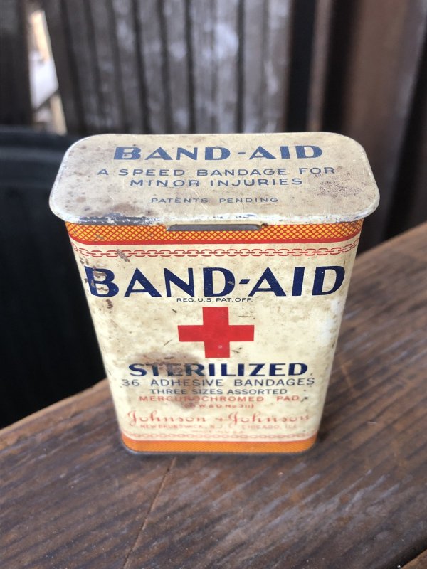 画像1: Vintage Johnson & Johnso Band-Aid Can Strilised (R820)