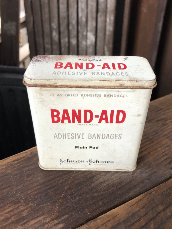 画像1: Vintage Johnson & Johnson Band-Aid Can Adhesive Bandages (R814)
