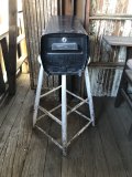 Vintage U.S. MAILBOX (R841) 