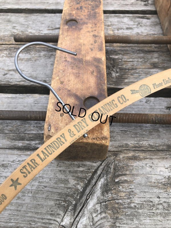 画像1: Vintage USA Advertising Wood Hanger STAR LAUNDRY & DRY LAUNDRY & DRY CLEANING (R867)