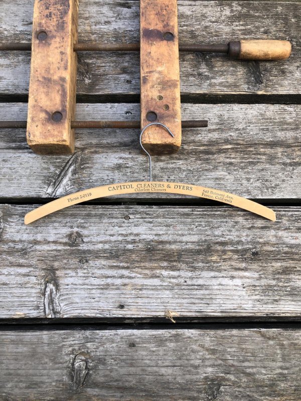 画像1: Vintage USA Advertising Wood Hanger CAPITOL CLEANERS &DYERS (R866)