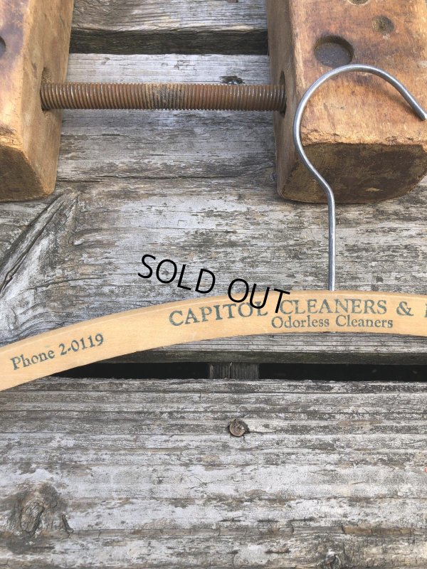 画像2: Vintage USA Advertising Wood Hanger CAPITOL CLEANERS &DYERS (R866)