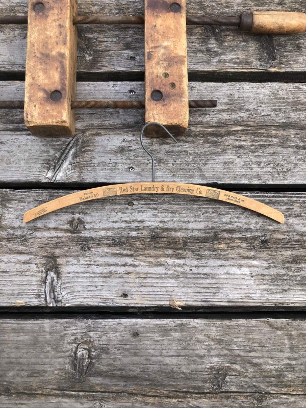 画像2: Vintage USA Advertising Wood Hanger Red Star Lanndry & Dry Cleaning (R873)